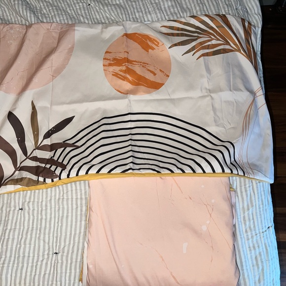 Bedding Set(SOLD)**** - Picture 2 of 3